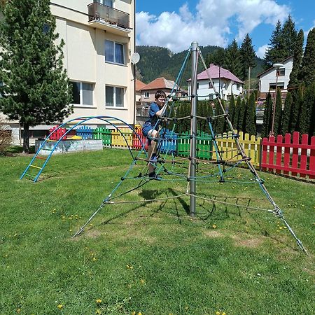 Apartman Family S Vyhladom Na Choc Lucky Exterior photo