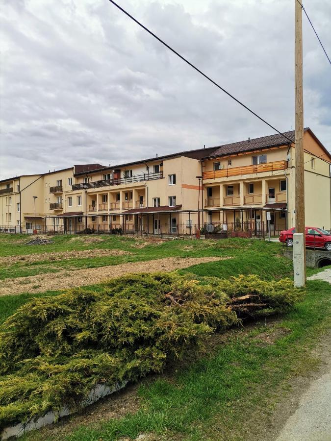 Apartman Family S Vyhladom Na Choc Lucky Exterior photo