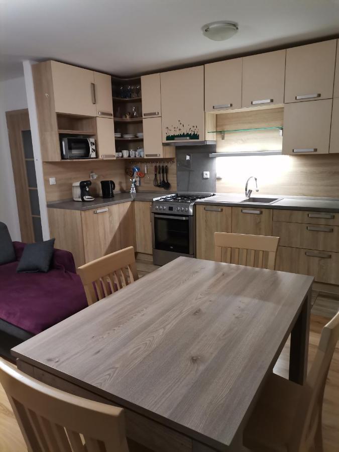 Apartman Family S Vyhladom Na Choc Lucky Exterior photo